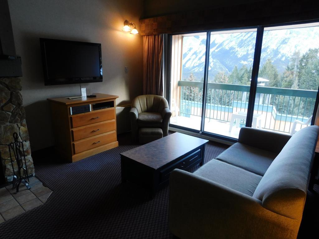 Douglas Fir Resort & Chalets Banff Exteriör bild